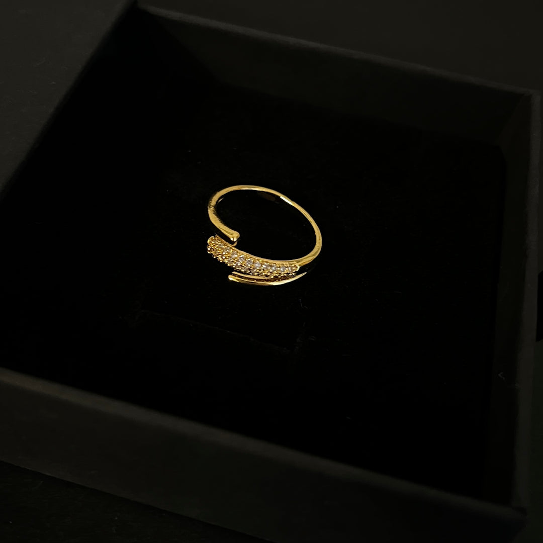 Tîşk mit Zirkonia Ring
